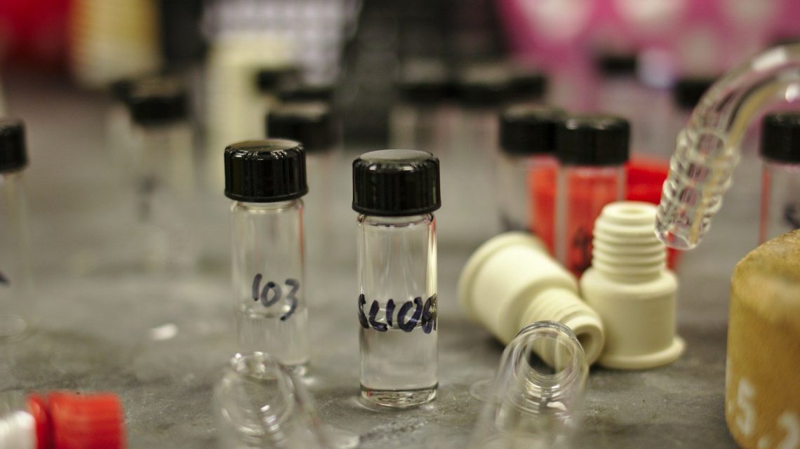 clear glass vial lot